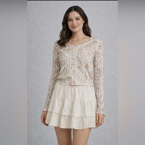 🤍 Romantic Floral Ribbed Top – Bevely – Size Medium 🤍